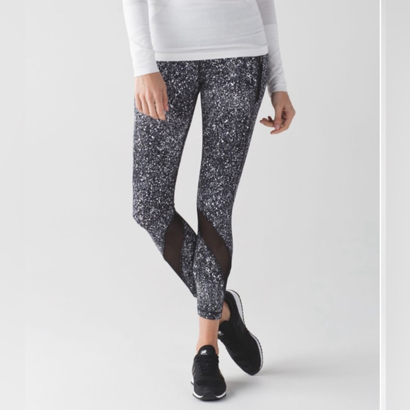 🤩 LULULEMON Inspire Tight II
Splatter White Black / Black - Picture 7 of 8